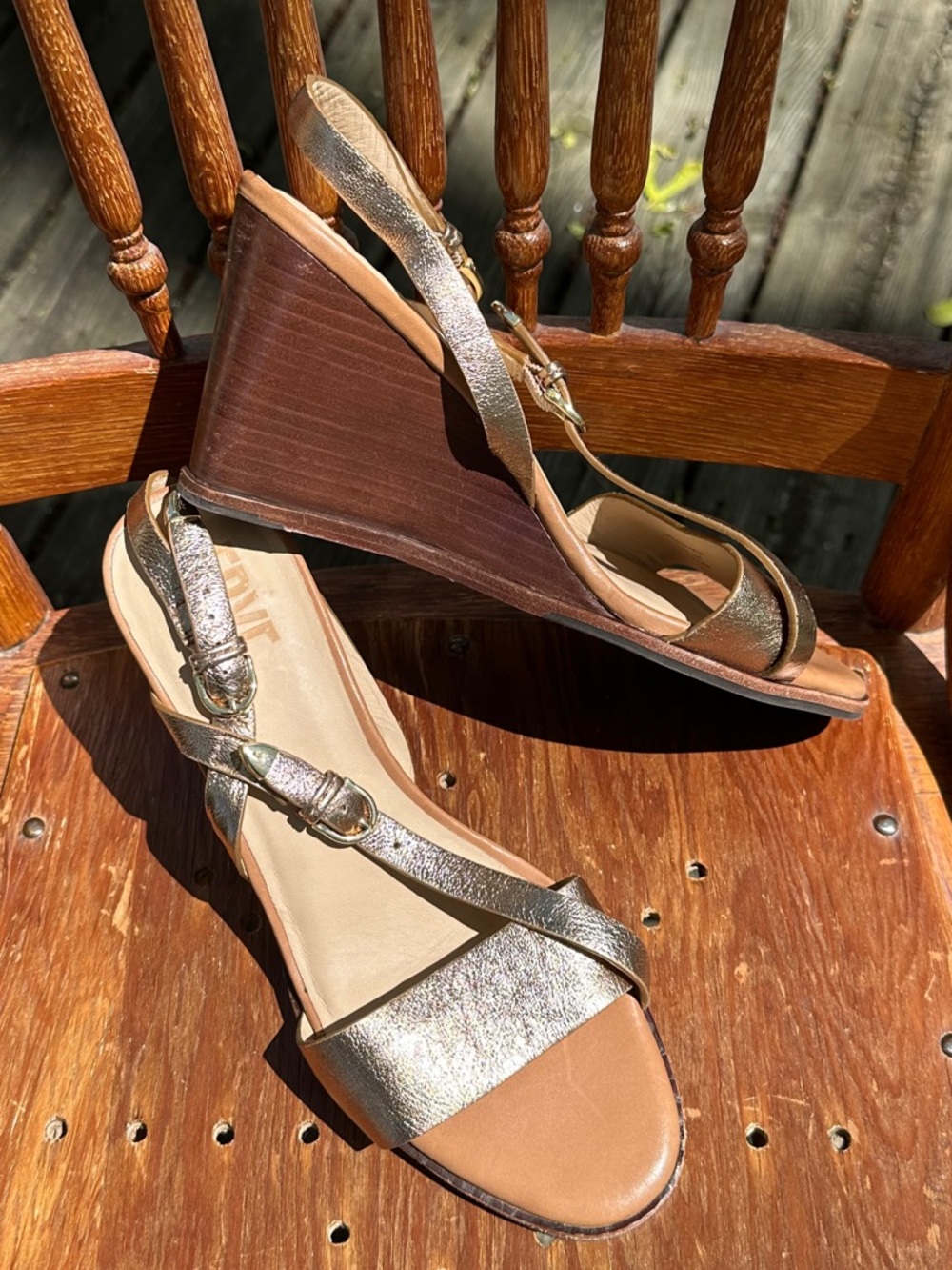 Frye Rachel Metallic Buckle Wedge Sandals - Picture 4 of 16